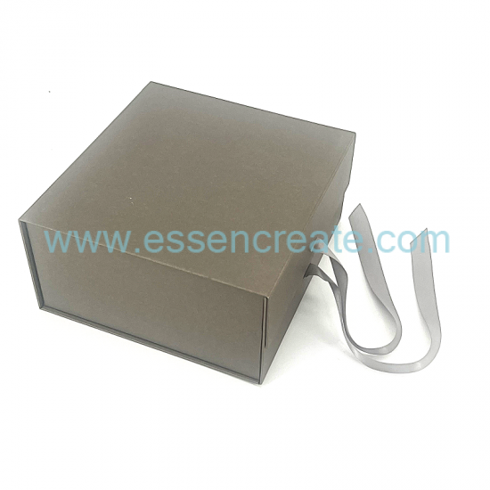 Die Produktion von wunderschönen Clamshell -Geschenkboxen